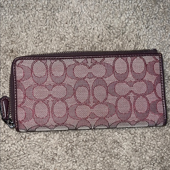 Coach Signature QB Raspberry and Brown Zip Wallet NWT - Picture 6 of 8